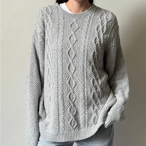 Bill Blass Light Gray Cable Knit Sweater - Picture 3 of 4